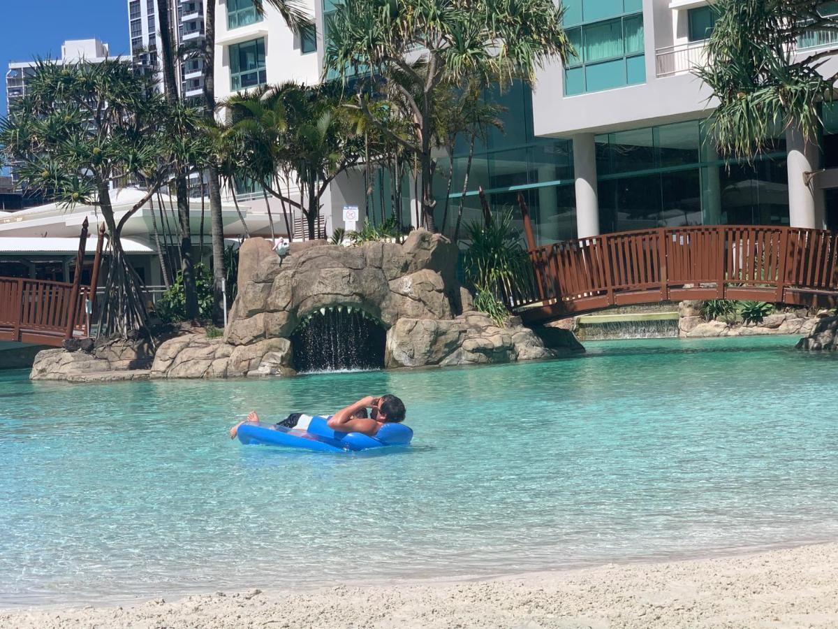 Crown Towers - Private Apartment โกลด์โคสต์ ภายนอก รูปภาพ
